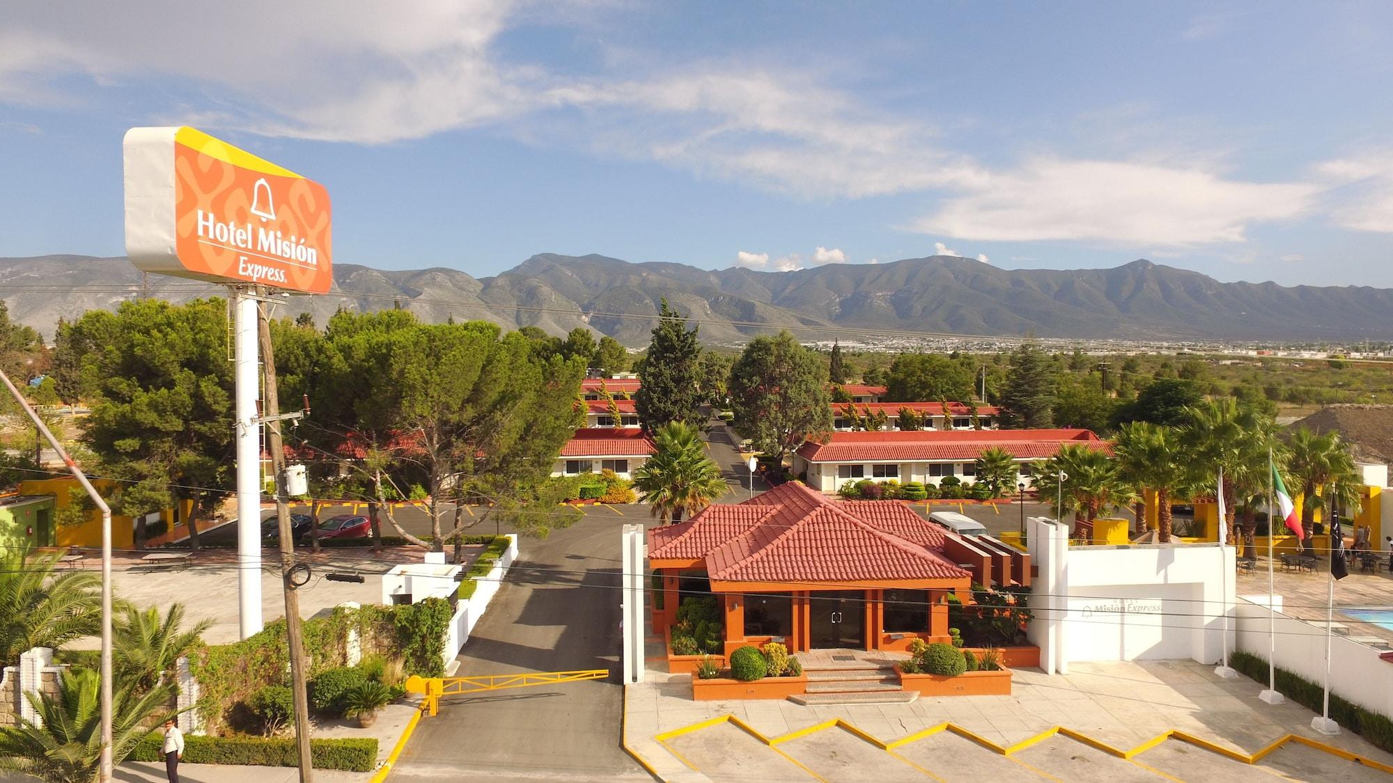 Mision Express Saltillo Exterior foto