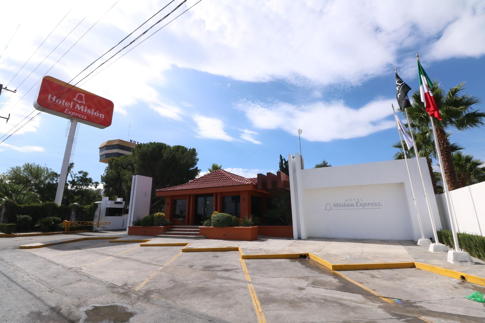 Mision Express Saltillo Exterior foto
