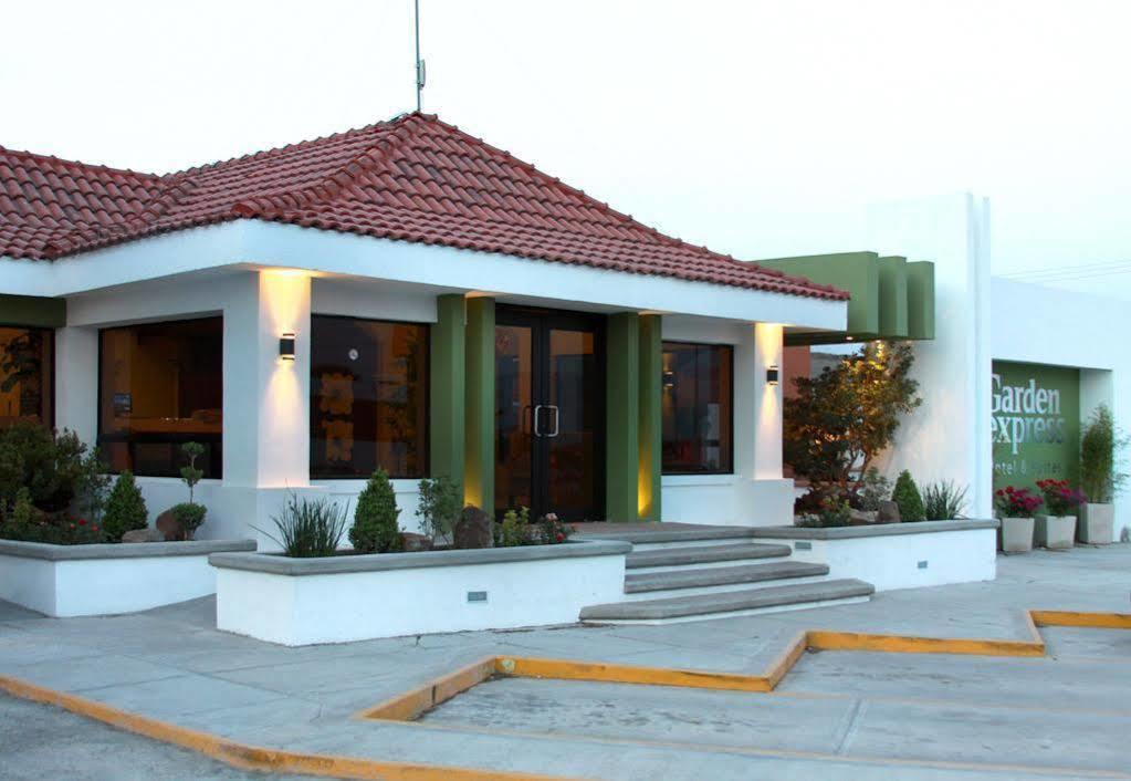 Mision Express Saltillo Exterior foto